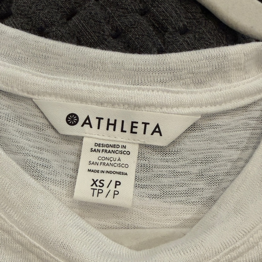 Athleta Classic White linen breezy tank - Picture 3 of 3
